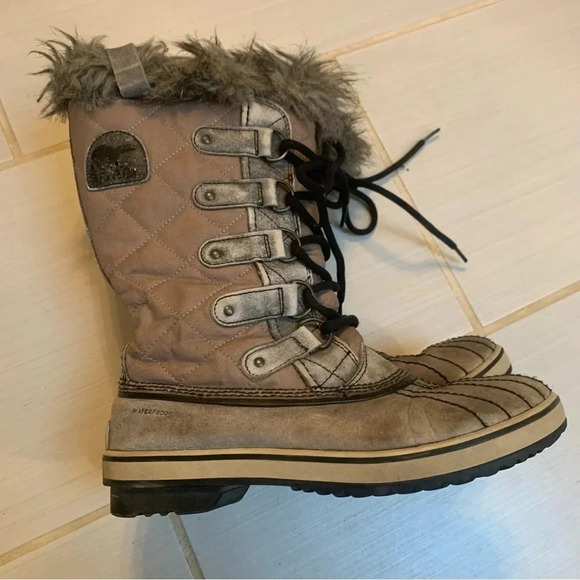 Sorel Leather Tofino Winter Quilted Factory Distressed  Style Faux Fur Boots - Picture 7 of 11